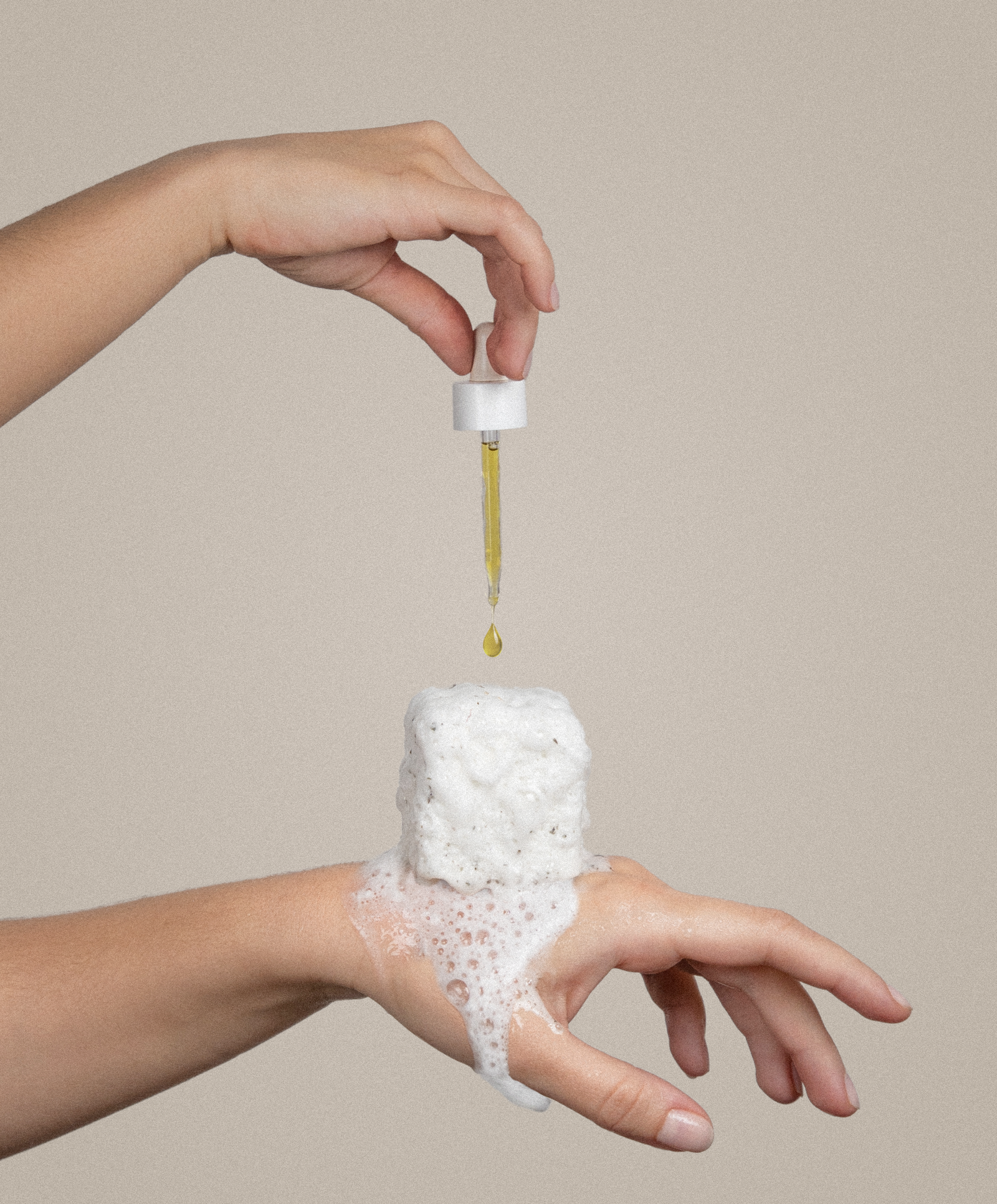 Každá kocka obsahuje až 50 kvapiek prírodných esenciálnych olejov